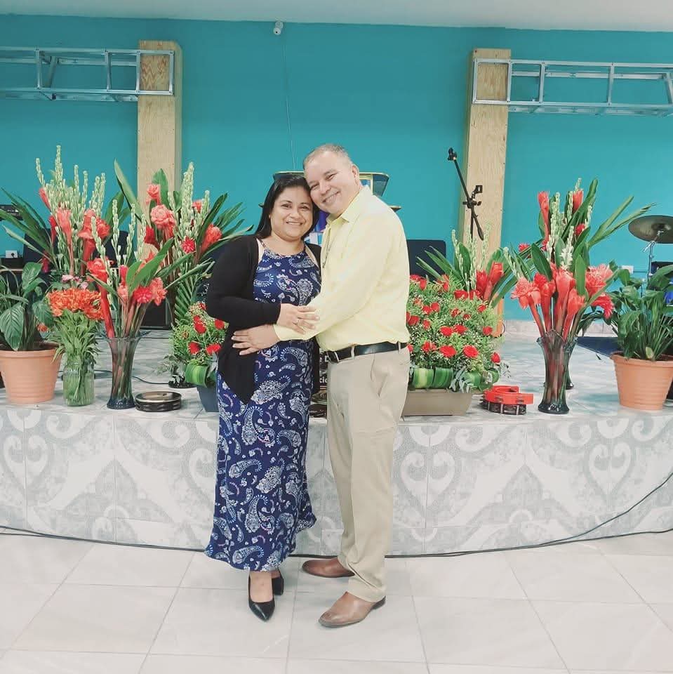 Pastores principales José y Griselda Morán
